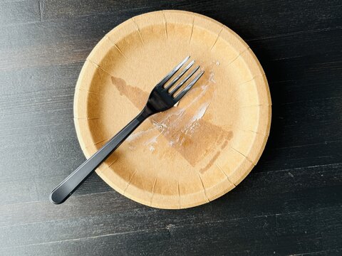 Green Dining Waste Disposal, Biodegradable Dish Remnants After Ecoconscious Meal Preparation, Recyclable Paperware Left Behind Following Environmentally Sustainable Dining Practices