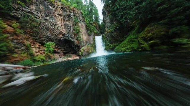 FPV Drone Dive Down Toketee Falls in Oregon &ndash; Epic Aerial Nature Shot