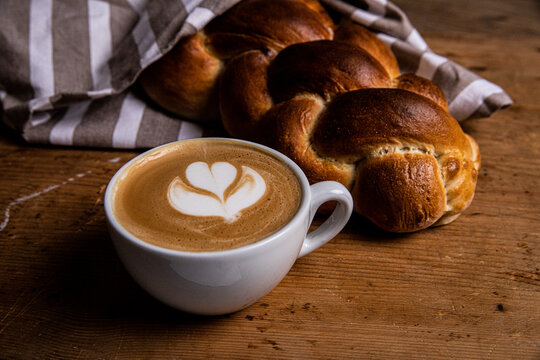 Zopf und Cappuccino