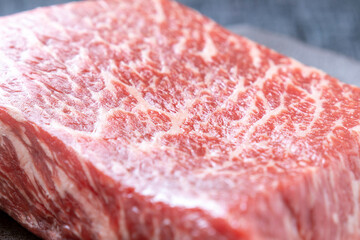 牛肉(モモ ブロック)のアップ。