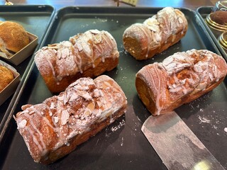 트레이에 담긴 빵