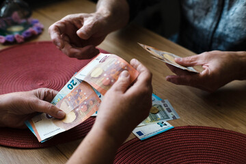 Obraz premium Home budget in a retired couple. 