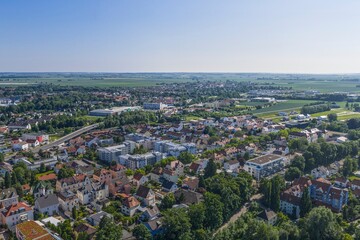 Obraz premium Luftaufnahme der niederbayerischen Stadt Straubing an der Donau im Sommer