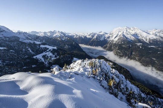 Snow-covered summit of the Jenner with viewing platform in autumn, view of the sea of clouds and Watzmann, Berchtesgaden National Park, Berchtesgaden Alps, Sch&ouml;nau am K&ouml;nigssee, Berchtesgadener Land, Bavaria, Germany