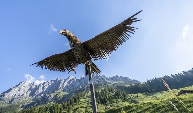 Statue, Eagle, Salzburg Land, Austria
