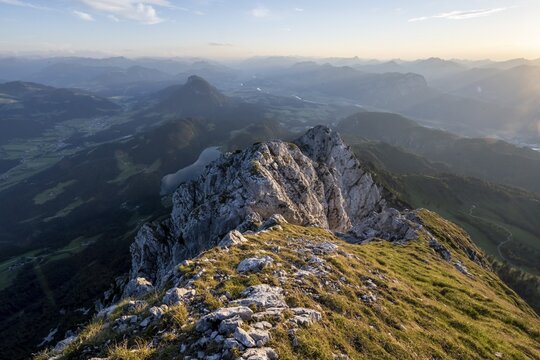 Summit of the Scheffauer, view of Hintersteiner See and Inntal, at sunset, Kaisergebirge, Wilder Kaiser, Kitzb&uuml;hler Alps, Tyrol, Austria