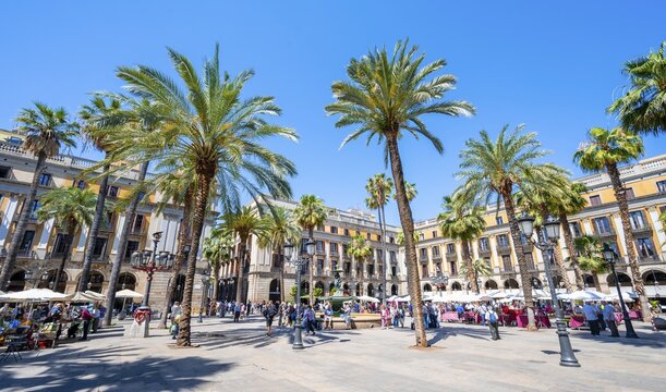 Plaza Reial, Royal Square, Barcelona, Catalonia, Spain