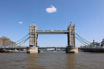 Obraz premium Tower Bridge is a Grade I listed combined bascule and suspension bridge in London England United Kingdom, built between 1886 and 1894, designed by Horace Jones