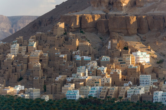 Beda'a a village  located in Al Wadi Dawan, near the Wadi Hadhramawt, Yemen