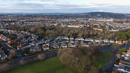 Obraz premium Bird's eye view of the stunning gothic stone architecture and urban density of Edinburgh, Scotland