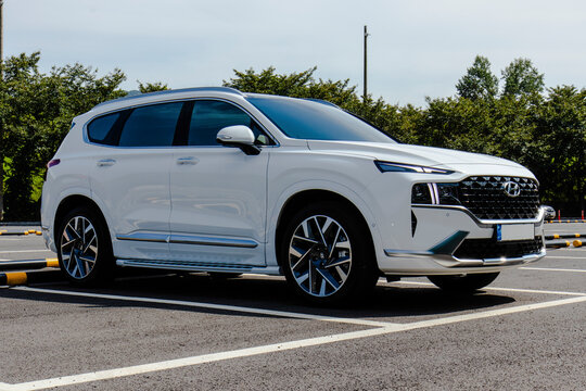 September 26, 2021, Seoul, South Korea - White Hyundai Santa Fe 2.5T SUV parked in an outdoor parking lot