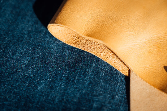 Jeans e cuoio
