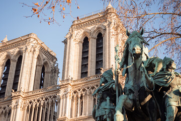 Statue of Charlemagne on the forecourt of Notre-Dame Cathedral in Paris © JayC75