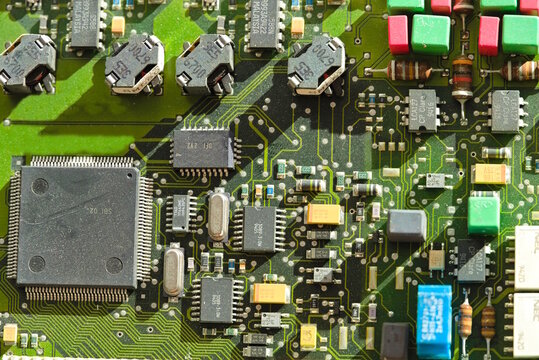 Leiterplatte mit Chips, Widerst&auml;nden, Mikroelektronik - IT