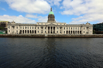 Fototapeta premium DUBLIN REPUBLIC OF IRELAND. The Custom House is a neoclassical 18th century building in Dublin, Ireland which houses the Department of Housing, Local Government and Heritage. 