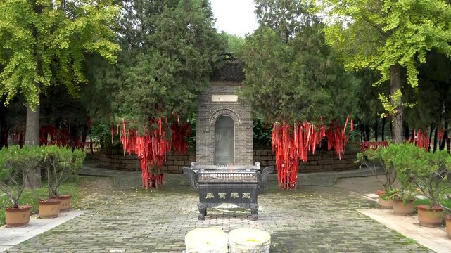 Xushen Cultural Park in Luohe City, Henan Province, China - Xu Shen's Tomb. "Shuowen Jiezi" compiled by Xu Shen is a dictionary that explains the structural rules of Chinese characters. 