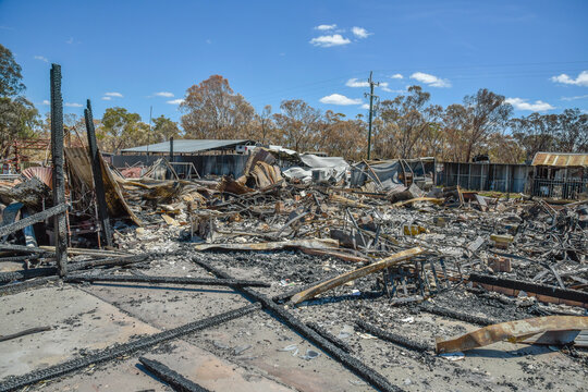 Buildings burnt to the ground by bushfire in Tingha, NSW