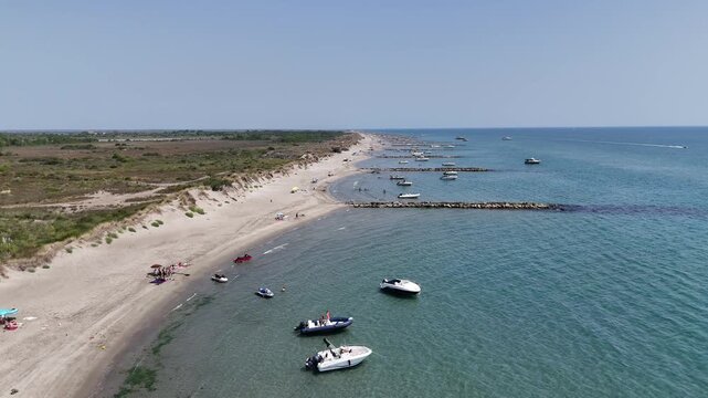 c&ocirc;te entre la Grande Motte et Palavas en plein &eacute;t&eacute;