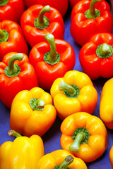 gelbe und rote Paprika