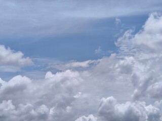 Obraz premium photo of blue sky and white clouds during the day