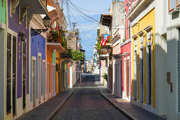 Fototapeta premium Brightly colored colonial houses in Old San Juan, Puerto Rico