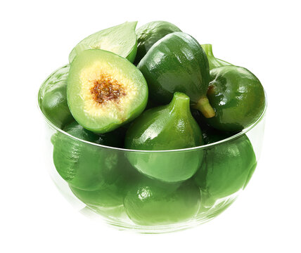 tigela de vidro com deliciosos figos em calda isolado em fundo transparente