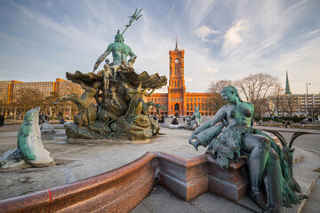 Neptunbrunnen, Rotes Rathaus, Berlin, Deutschland © Rainer Mirau
