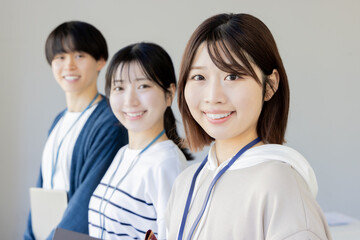 Fototapeta premium 若い男女 カジュアルオフィス