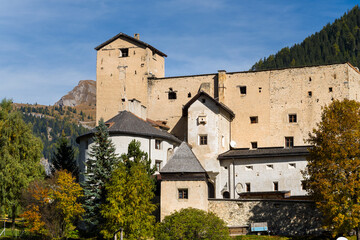 Fototapeta premium Schloss Naudersberg, Nauders, Reschenpass, Tirol, Österreich