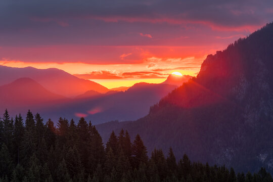 Sonnanaufgang auf der Postalm, Salzburg, &Ouml;sterreich