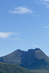Obraz premium Snøtinden Mountain Peak Landscape in Møre og Romsdal Norway under Blue Summer Sky