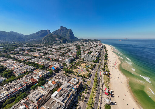 Vista a&eacute;rea da Pra&ccedil;a do O, na Barra da Tijuca, mostrando a pista de skate e o ponto onde s&atilde;o realizados campeonatos internacionais do esporte.