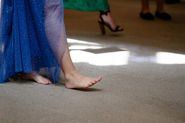 Women's feet go without shoes