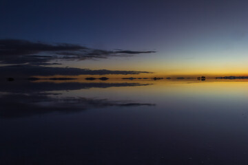 Fototapeta premium Sunset at the Salar de Uyuni - Potosi, Bolivia