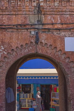 Bab Suk (zoco) Gate between the homonymous plaza-square-market place and quarter, lining areas inside and outside the medina. Chefchaouen-Morocco-067