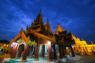 Fototapeta premium Ancient temples and pagodas in Bagan, Myanmar, showcasing historic architecture and cultural heritage under warm morning light, famous travel destination in Southeast Asia. ___________________________