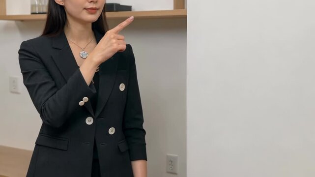 Professional women's indoor pointing action screen guidance for professional women