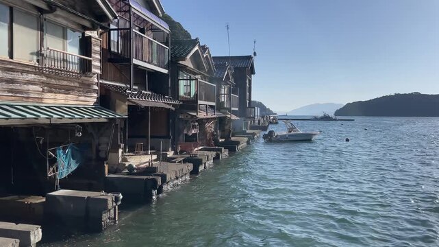 伊根の舟屋