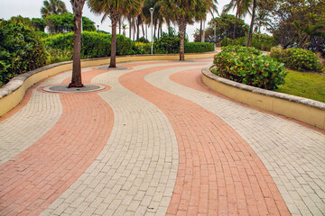 Florida,  Miami Beach mit seinem Sandstrand - South Beach, wundersch&ouml;ne parkanlage