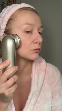 Portable Cosmetic Facial Skin Care Device