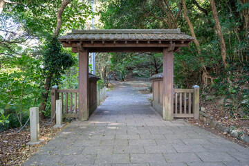Fototapeta premium 日知屋城跡の門（日向市）