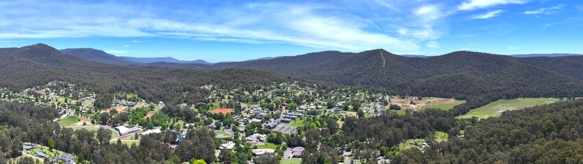 Obraz premium Spectacular aerial panorama of Marysville Victoria Australia