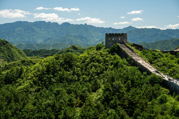 Fototapeta premium Scenic view of the Great Wall of China in summer landscape