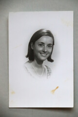 FOTO ANTICA CON RITRATTO DI GIOVANE RAGAZZA