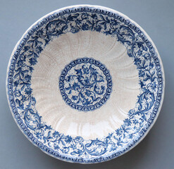 PIATTO DECORATIVO NEI COLORI DEL BLU E AZZURRO