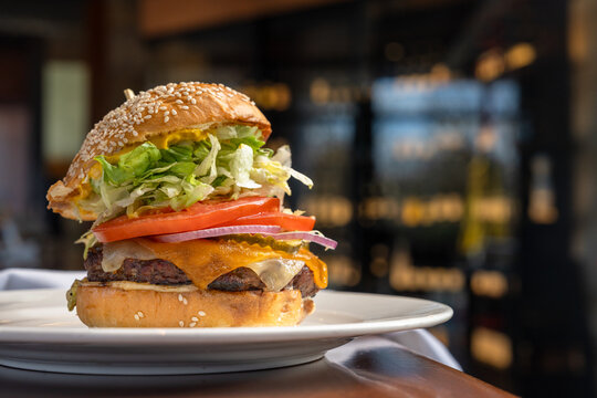Restaurant Cheeseburger