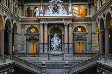 En Viena majestuoso palacio de justicia. Europe, Austria, Vienna, Inner City (UNESCO World Heritage Site), Palace of Justice and Seat of the Supreme Court of Austria © Mylifeontopdm