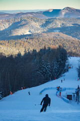 Piękny słoneczny zimowy dzień na Jaworzynie Krynickiej. © rogozinski