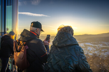 Widoki z nowej wieży widokowej na Górze Parkowej w Krynicy-Zdroju zimą. © rogozinski