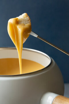 Smooth and creamy beer cheese fondue